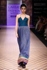 Model walk the ramp for Anita Dongre show at Lakme Fashion Week Day 3 on 5th Aug 2012 (83).JPG